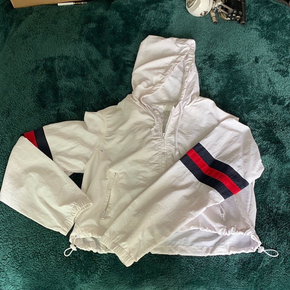 Adjustable waist large windbreaker